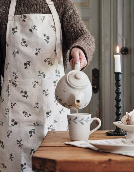 Strömshaga "Viola" Teekanne, mit Blättermotiv