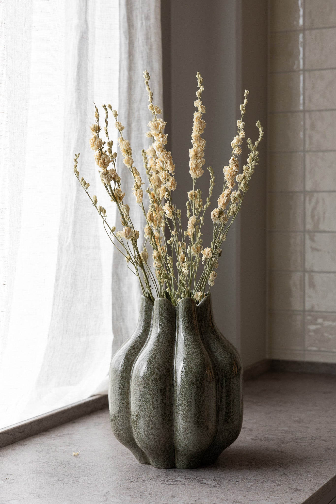Storefactory Keramik Vase Ekebo, dunkles grün