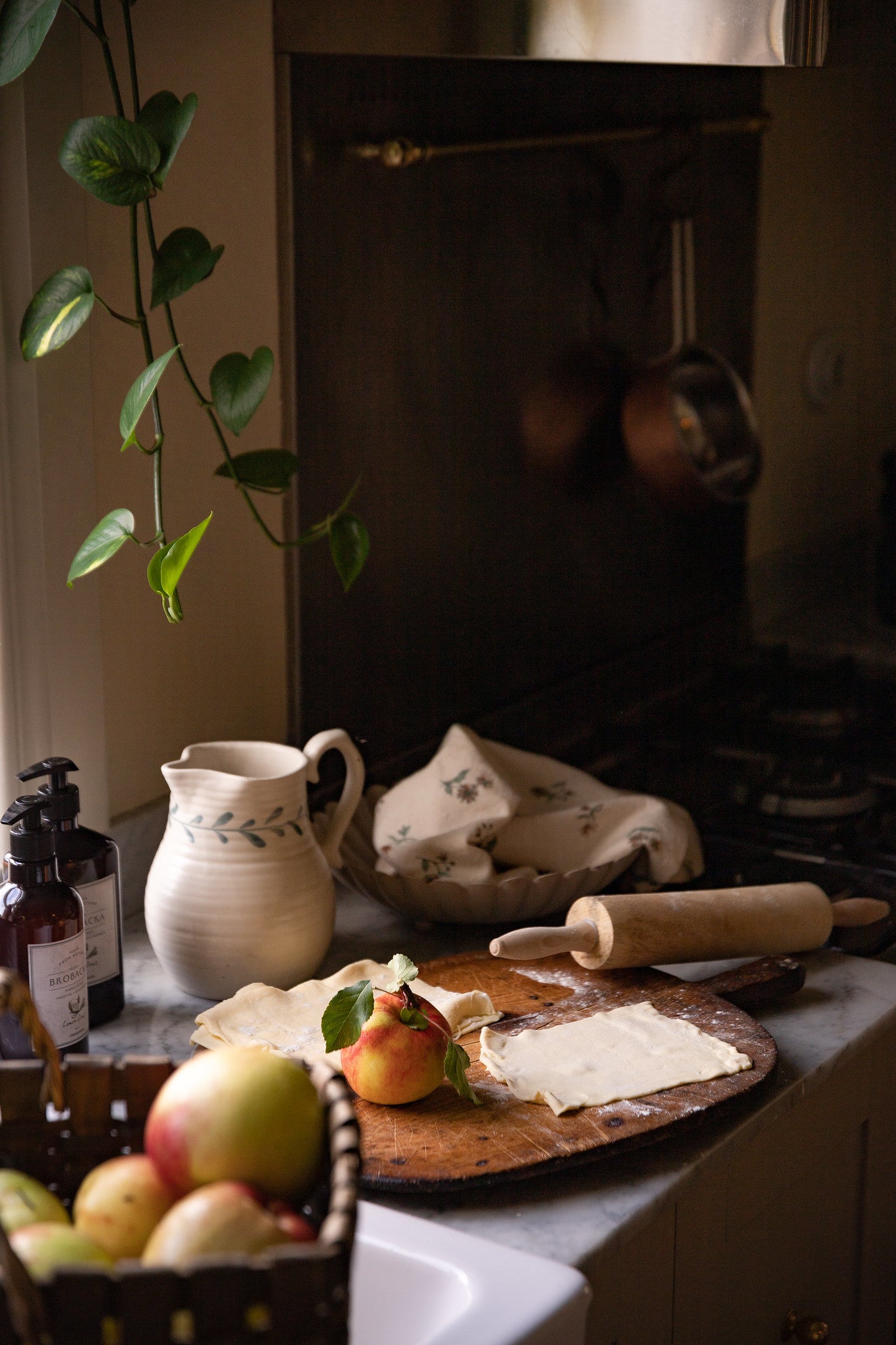 Strömshaga "Viola" Krug, mit Blättermotiv