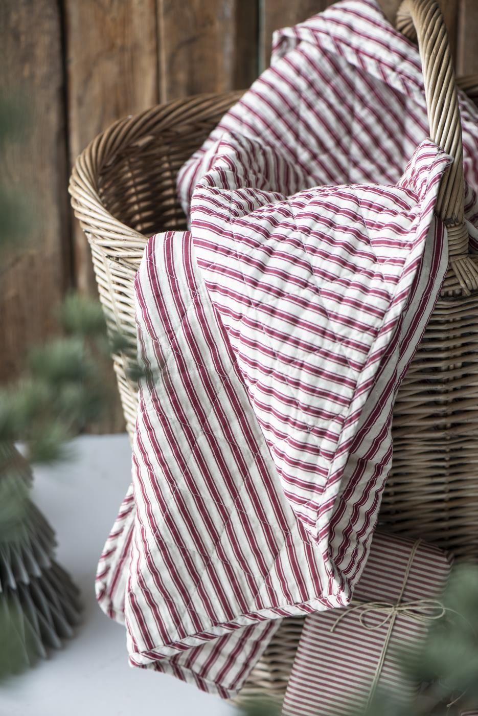 Ib Laursen Quilt sand - mit roten Streifen