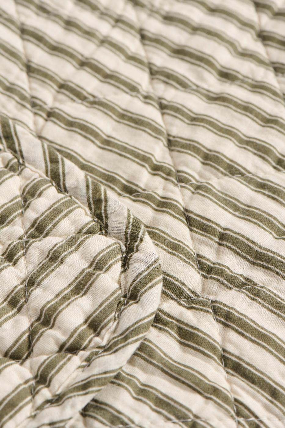 Ib Laursen Quilt sand mit olive-farbenen Streifen
