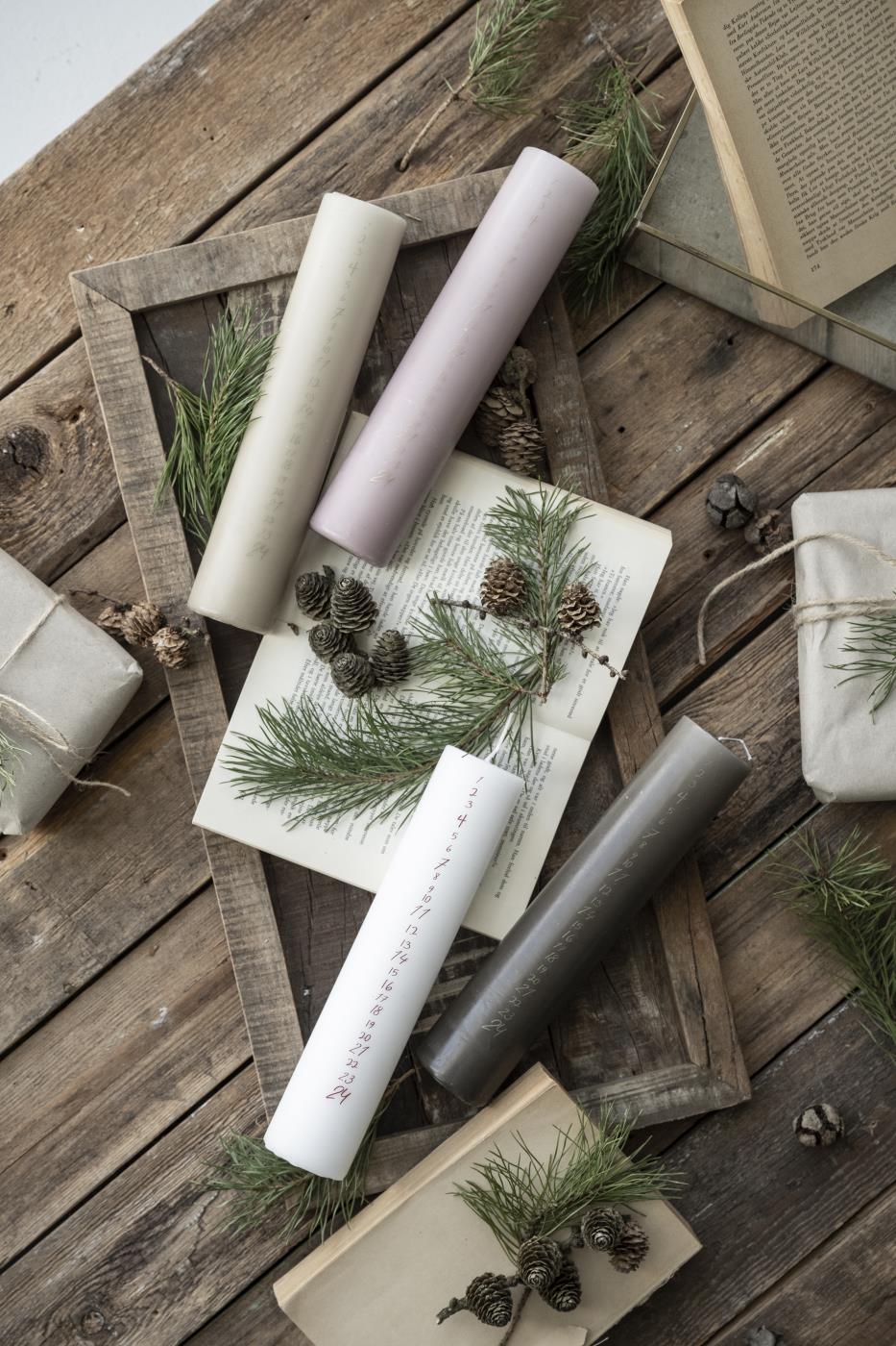 Ib Laursen Weihnachtskerze 1-24 leinen mit goldenen Zahlen