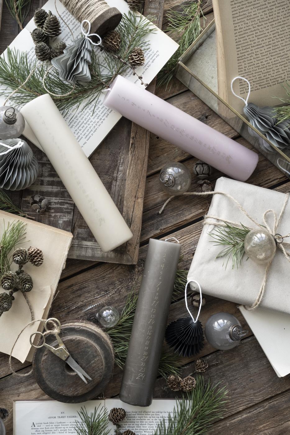 Ib Laursen Weihnachtskerze 1-24 leinen mit goldenen Zahlen