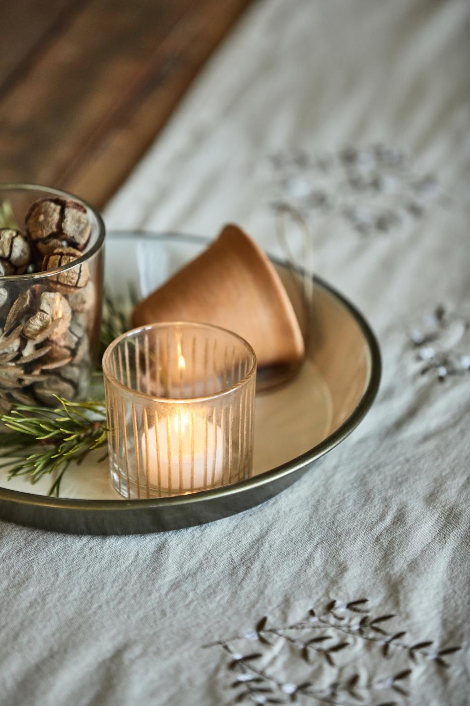 Ib Laursen Tablett rund messing, innen butter cream, mit schräger Kante