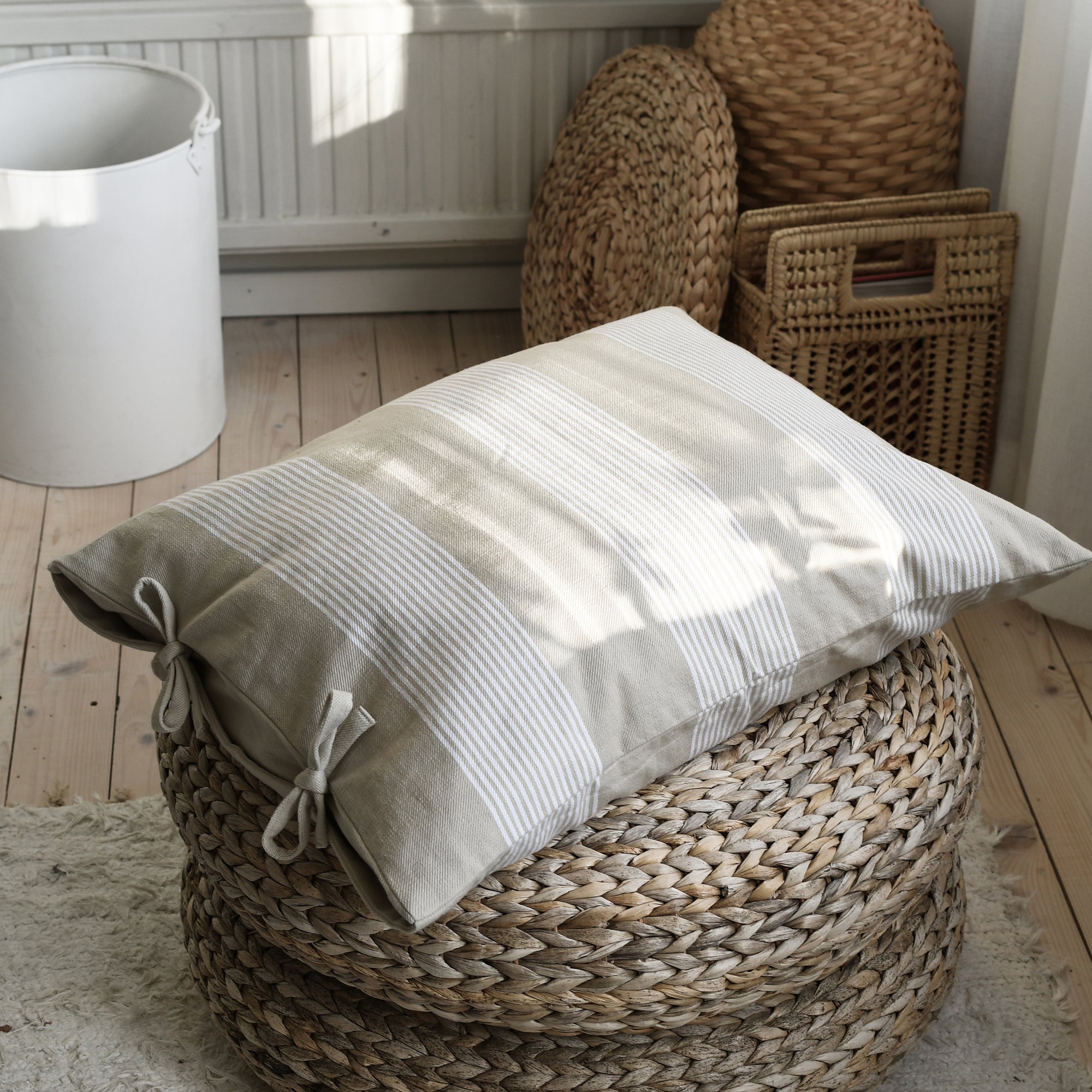 Storefactory Utveda - Kissenbezug weiß/beige 50x60cm
