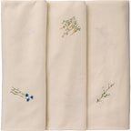 Ib Laursen Tischdecke "Flora" 150x150cm quadratisch m/Margeriten, Kornblumen und Butterblumen butter cream