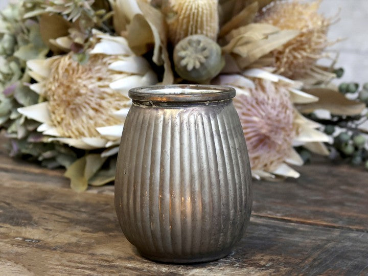 Chic Antique Teelichthalter mit Rillen, H11/D9 cm antik bronze