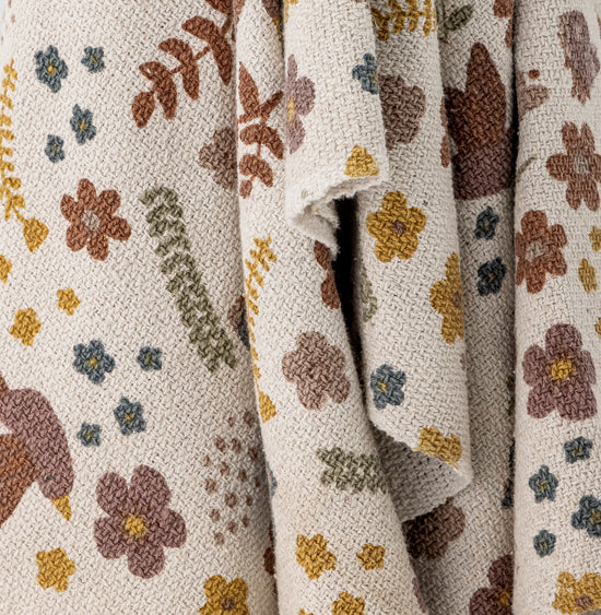 Bloomingville Decke „Kristine", Farbe Natur mit kleinen Blumen, aus recycelter Baumwolle