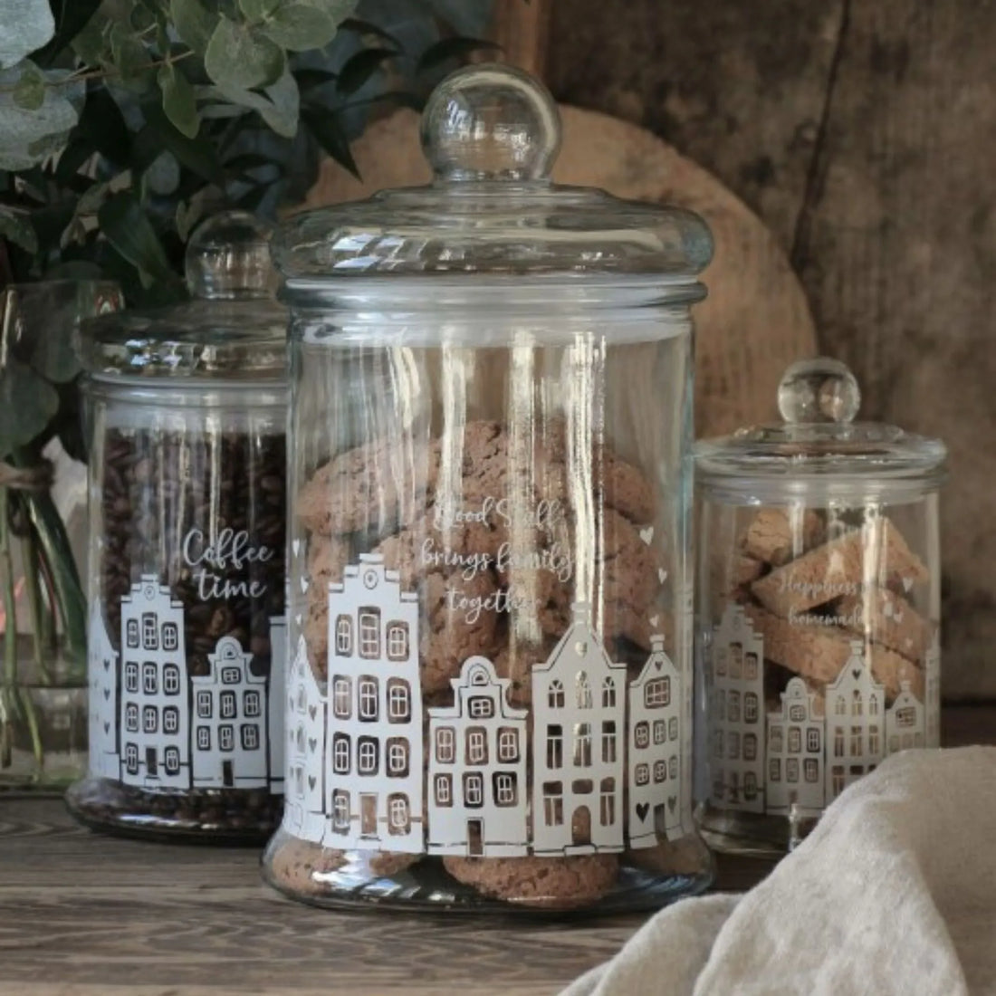 Majas Cottage Vorratsglas Good Stuff - "GUTE SACHEN BRINGEN DIE FAMILIE ZUSAMMEN" MIT DECKEL 29 CM