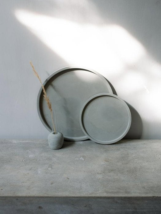 LEEFF Tablett Tigo Größe L aus Beton, D 30cm