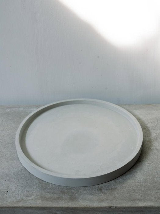 LEEFF Tablett Tigo Größe L aus Beton, D 30cm
