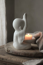 Majas Cottage Yoga-Mönche in 3 Varianten