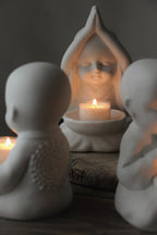 Majas Cottage Yoga-Mönche in 3 Varianten