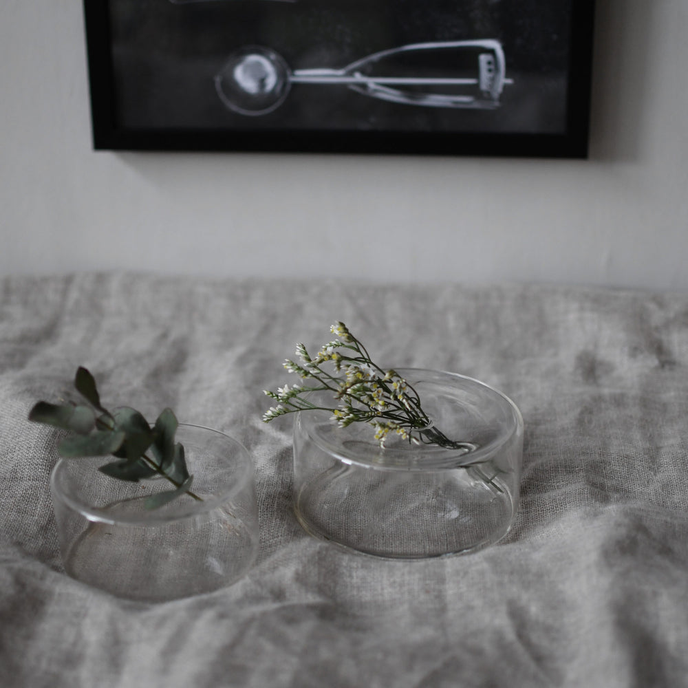 
                      
                        Storefactory Glasvase Saltarö - kleine Vase für eine einzelne Blumen
                      
                    