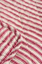 Ib Laursen Quilt sand - mit roten Streifen