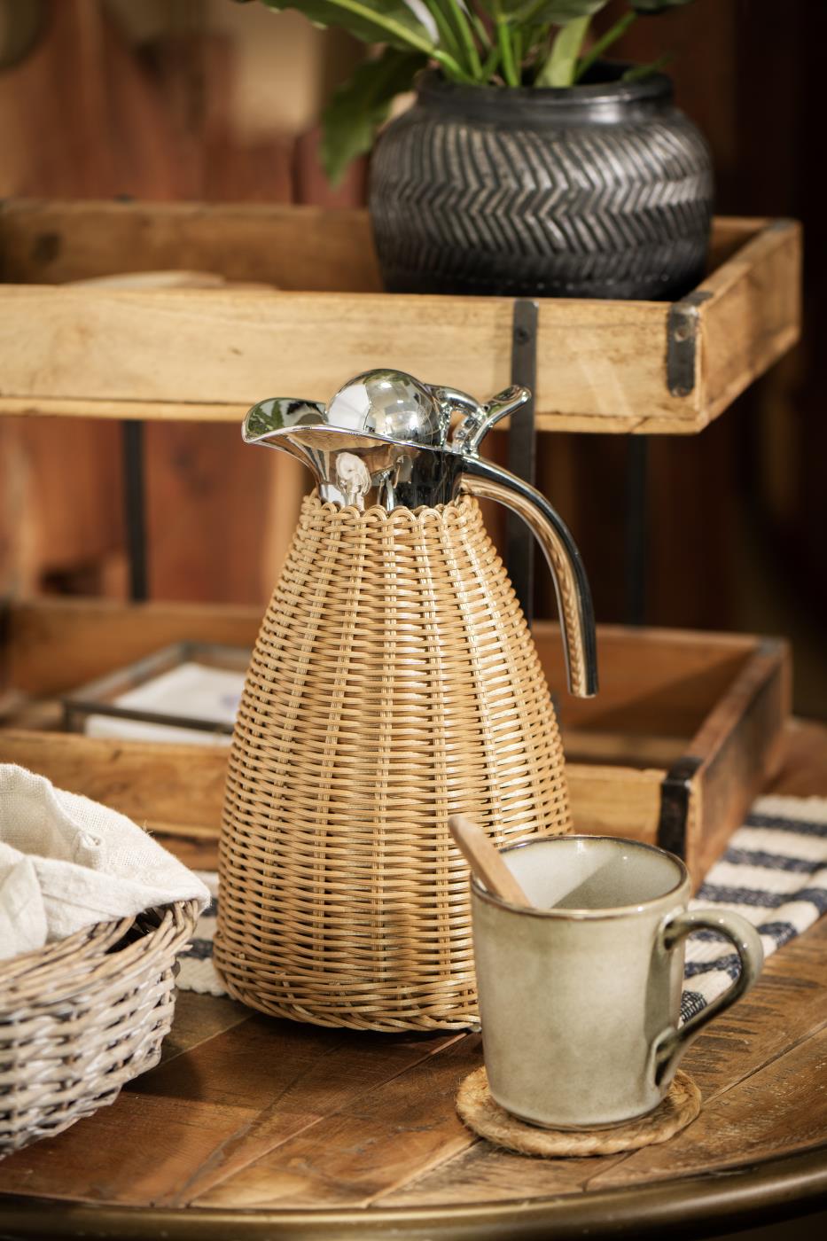Ib Laursen Thermoskanne mit Polyrattan‑Geflecht, Braun – 1,5 L