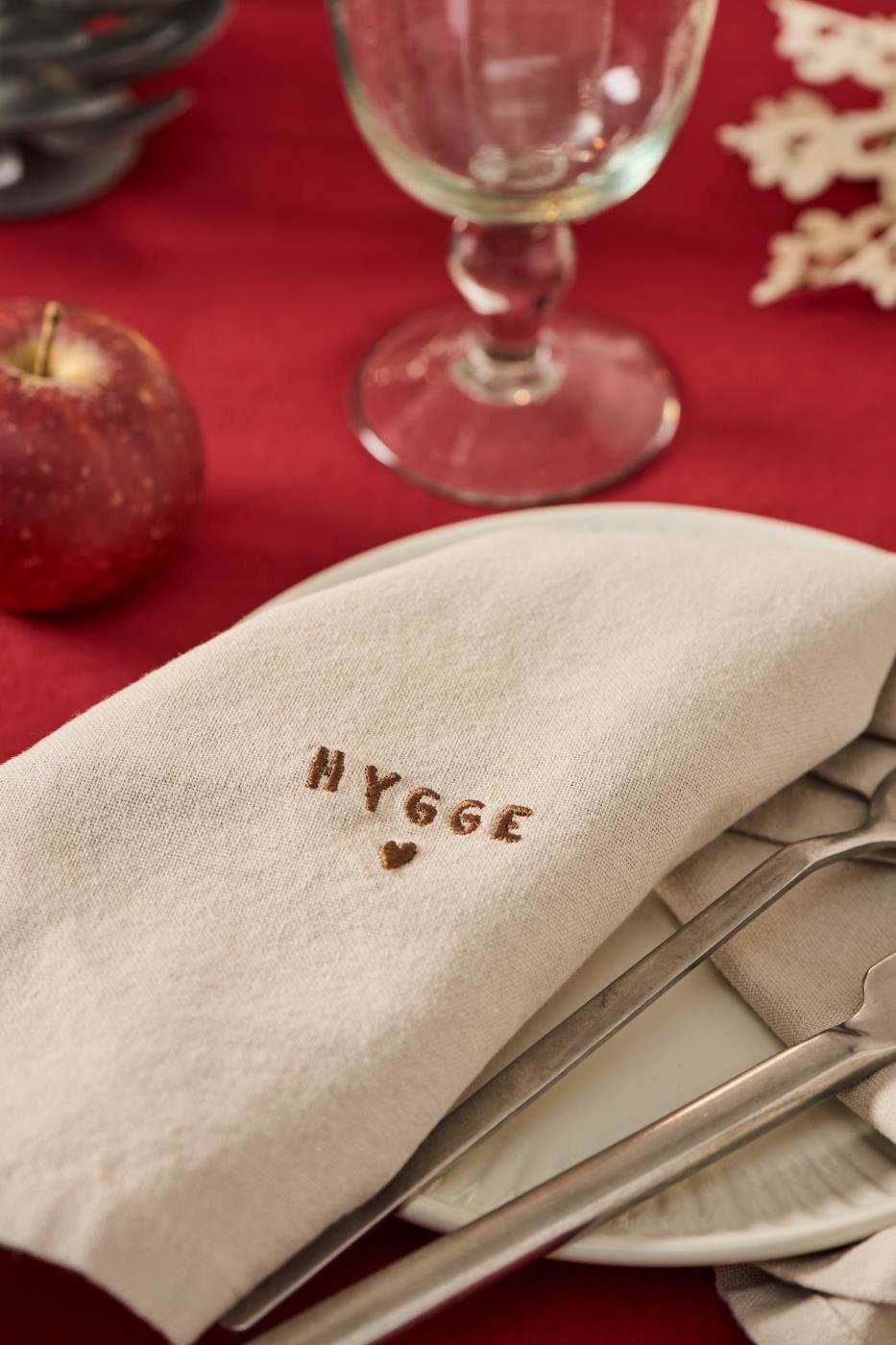 Ib Laursen „Tradition – Hygge“ Stoffserviette, Leinenfarben (40 × 40 cm)