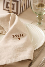 Ib Laursen „Tradition – Hygge“ Stoffserviette, Leinenfarben (40 × 40 cm)