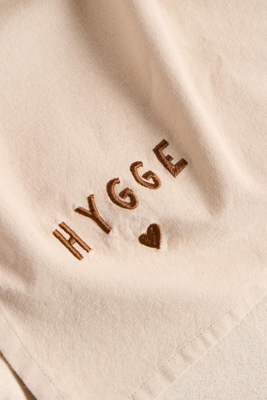Ib Laursen „Tradition – Hygge“ Geschirrtuch, Leinenfarben (50 × 70 cm)