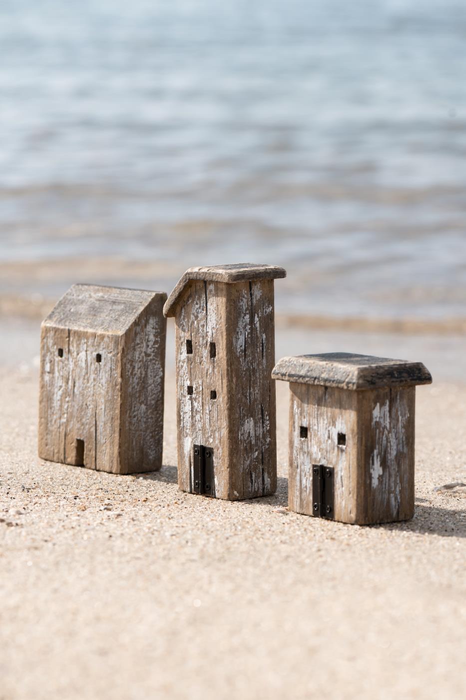 Ib Laursen Haus mit schwarzem Dach in 3 Größen, Nautico