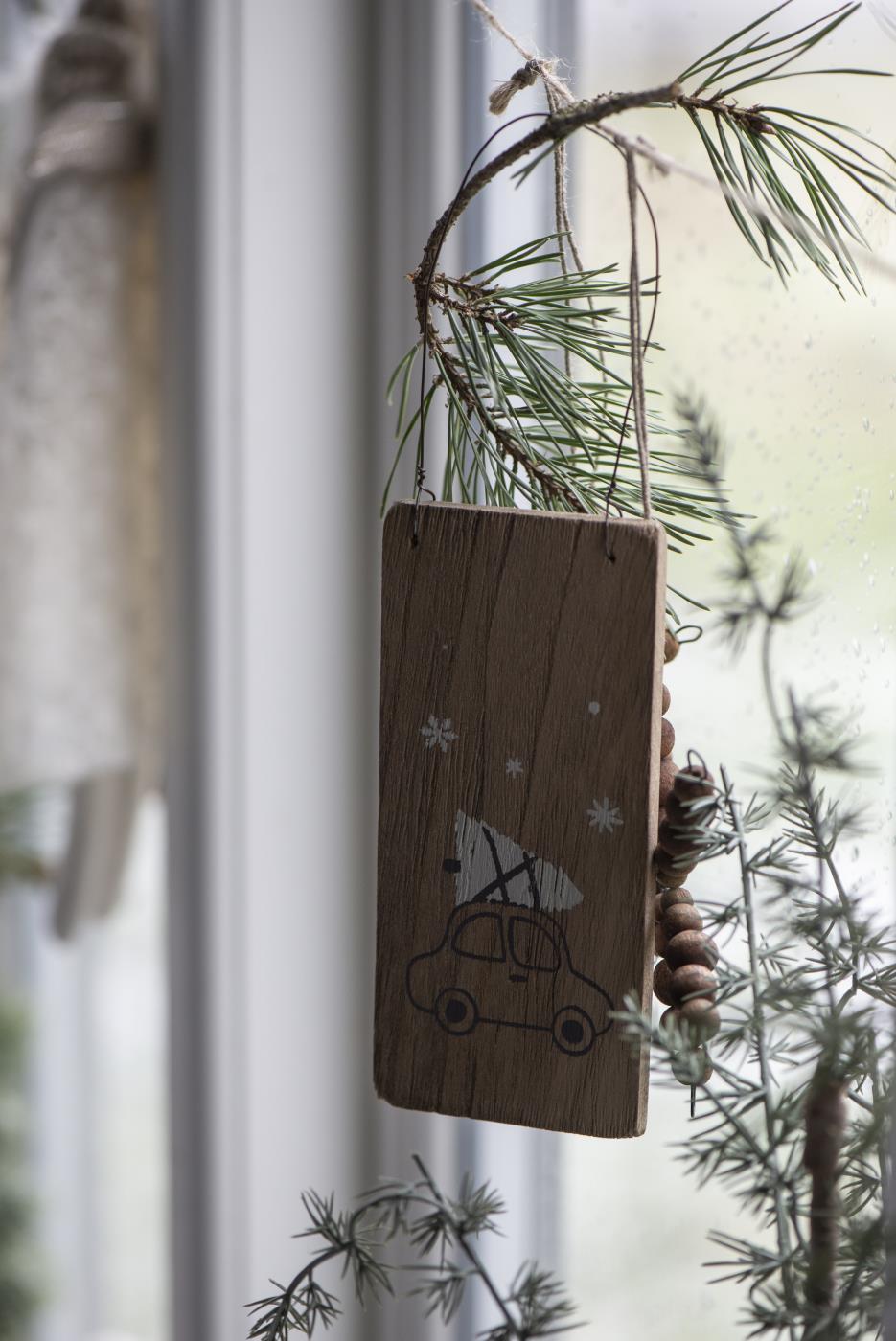 Ib Laursen Holzschild Auto mit Tannenbaum – Nostalgischer Weihnachtsanhänger