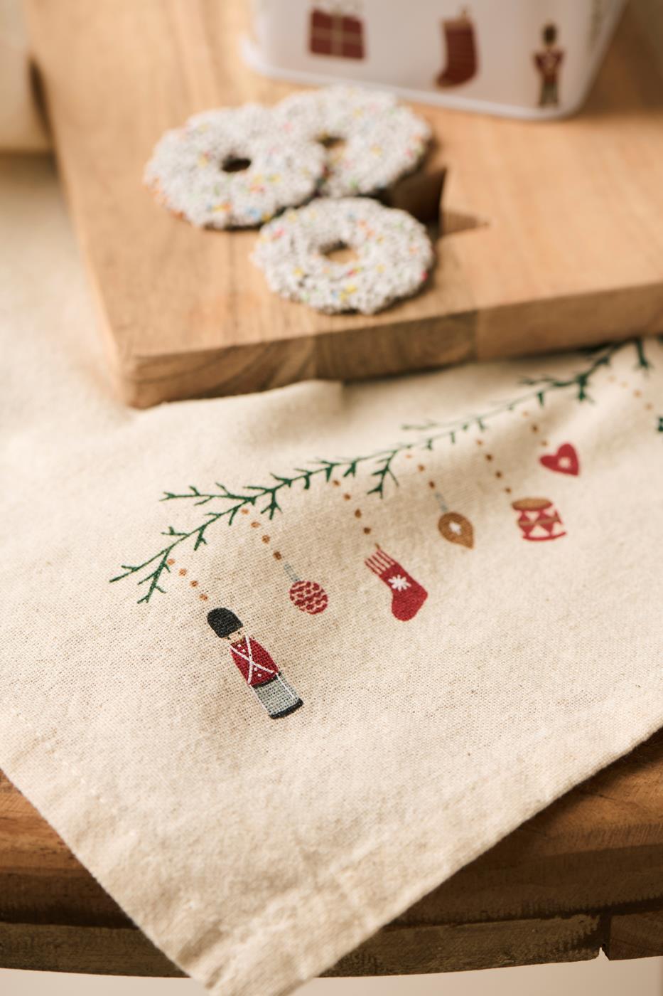 Ib Laursen Geschirrtuch Julius natur mit Weihnachtsgirlande