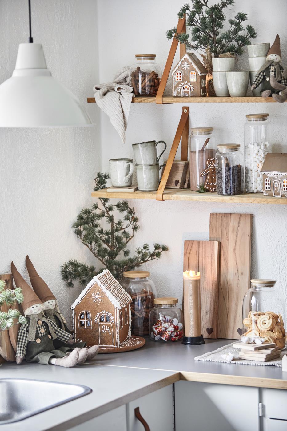 Ib Laursen Weihnachtskerze 1-24 mit geprägten Zahlen, Farbe honig, Nordisches Umweltzeichen Stearin