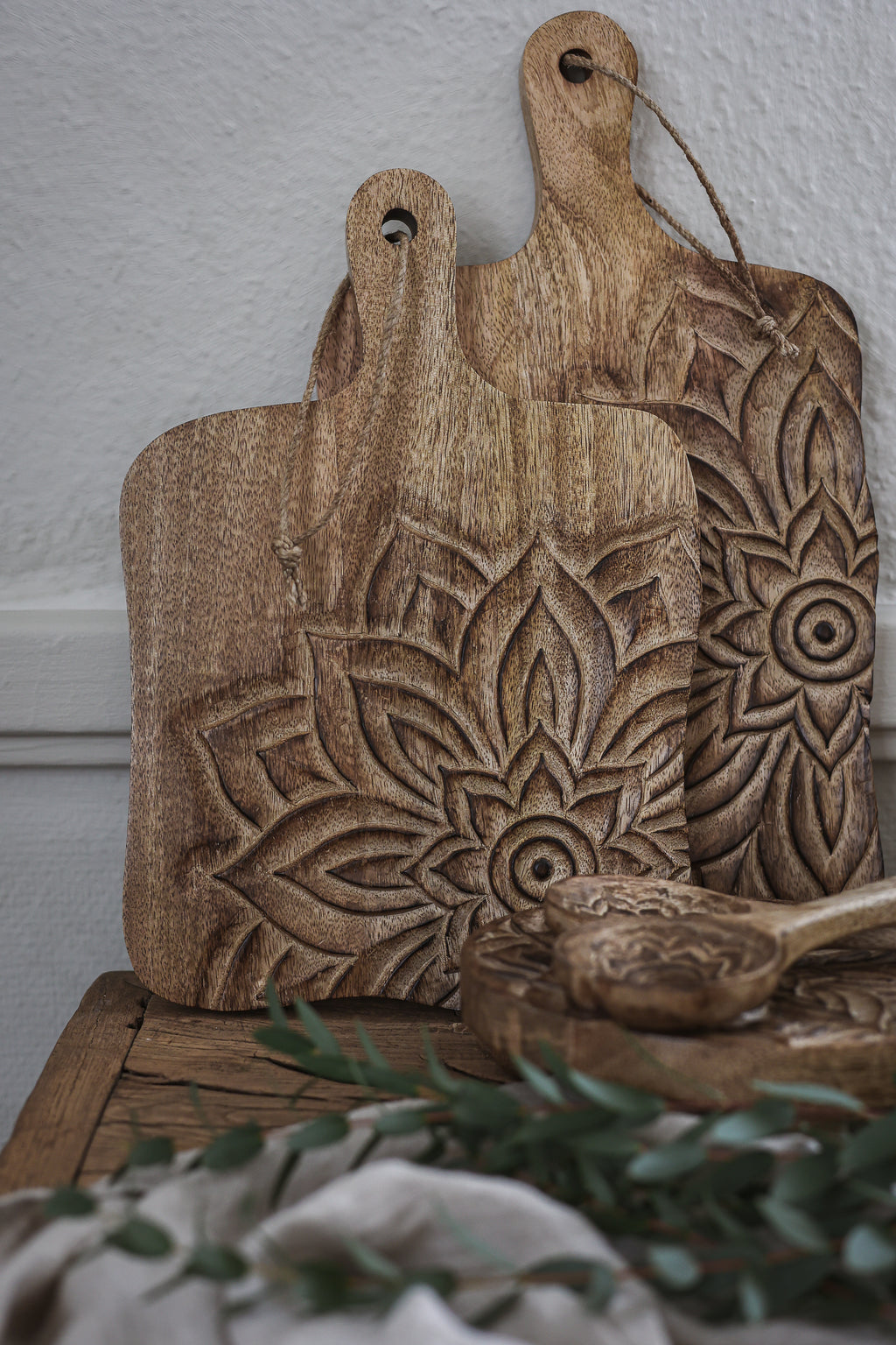 Majas Fleur Schneidebrett aus Akazienholz 35 x 24 x 2 cm